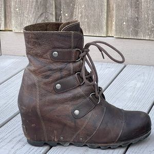 Sorel Joan of Arctic wedge boots, size 10